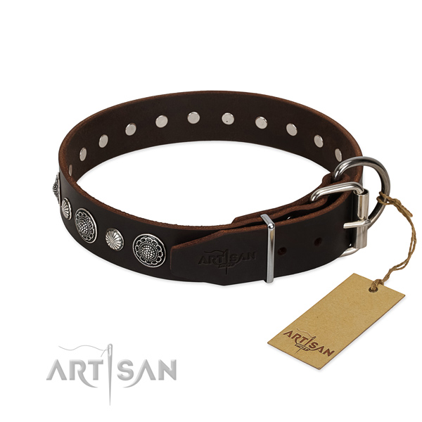 High quality genuine leather dog collar with rust resistant traditional buckle